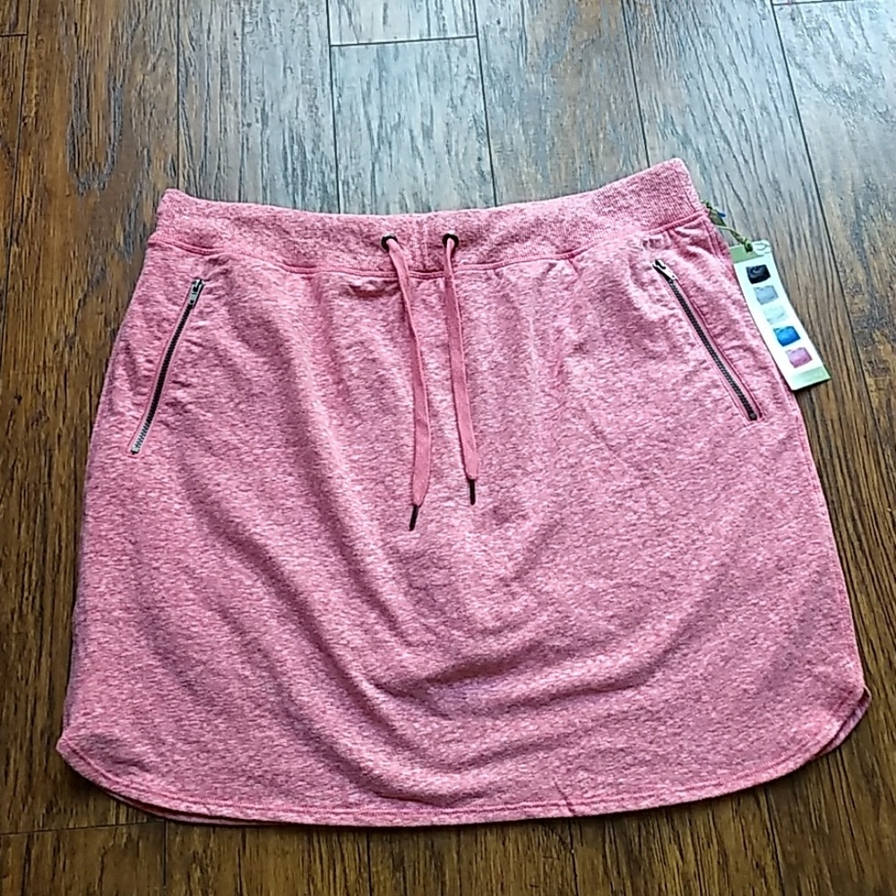 Green tea sports skirt